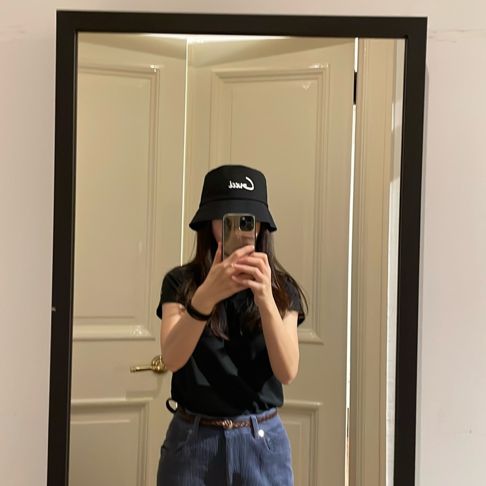 Hat, gently worn , no tears or damage